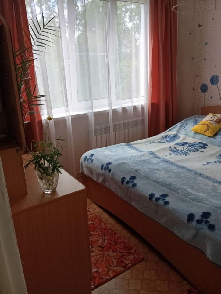 4-комн квартира Колганова ул, 38