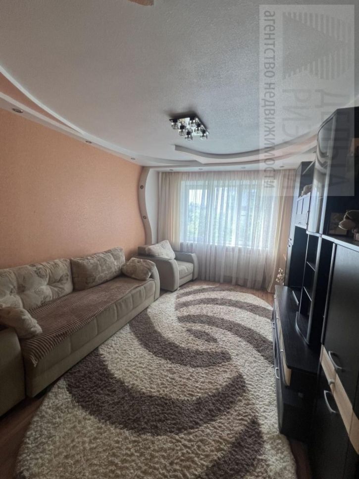 3-комн квартира Школьная Улица, 9
