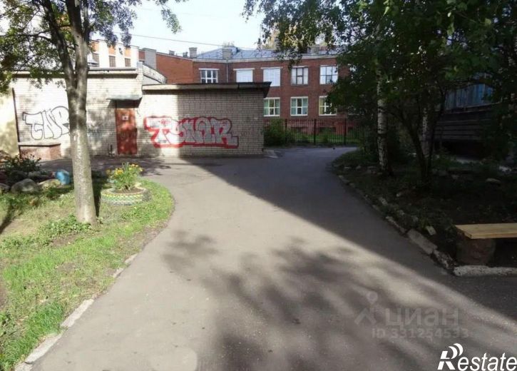 3-комн квартира ул Дзержинского, 2,  д. 2