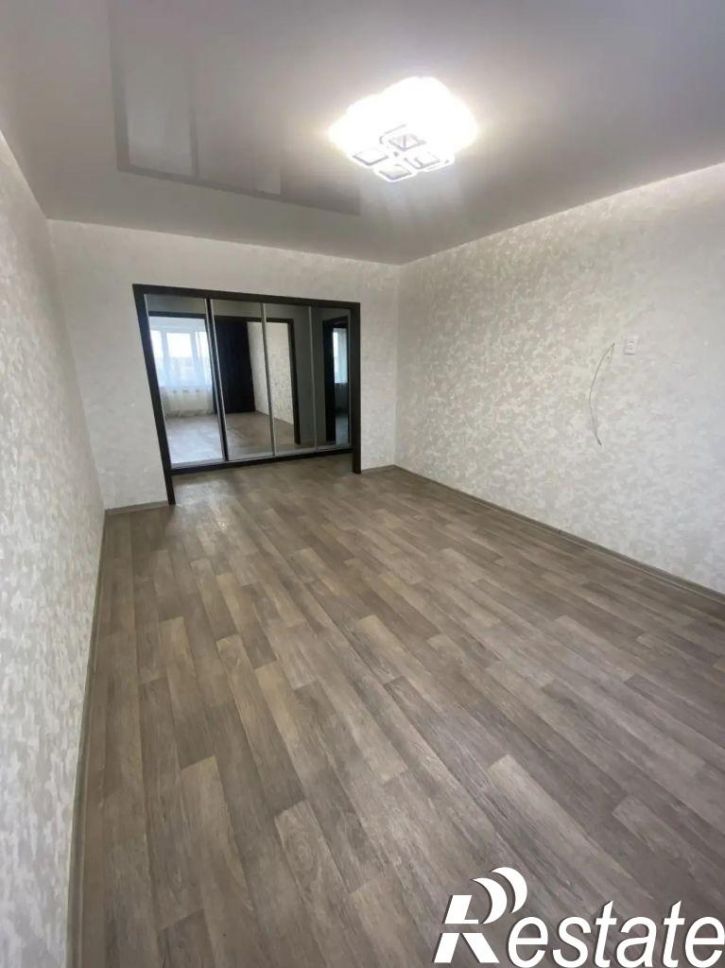 3-комн квартира Школьная Улица, 5